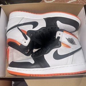 Air Jordan 1 Retro High OG GS white/black electro orange